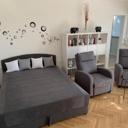 Apartment Bono Porec Bagian luar foto